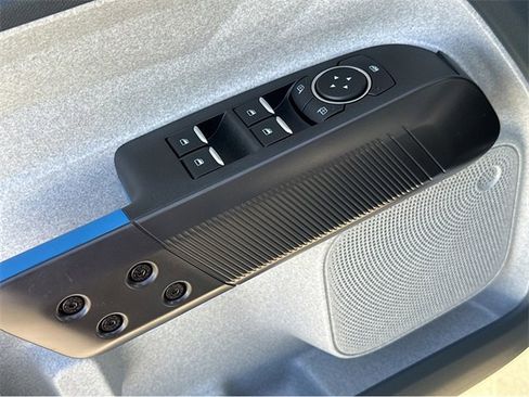 New 2025 Ford Maverick XLT w/ XLT Luxury Package image 39