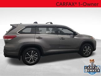Used 2019 Toyota Highlander XLE video 2