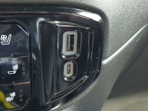 Used 2023 Chevrolet Silverado 1500 High Country w/ Technology Package AWD/4WD image 25