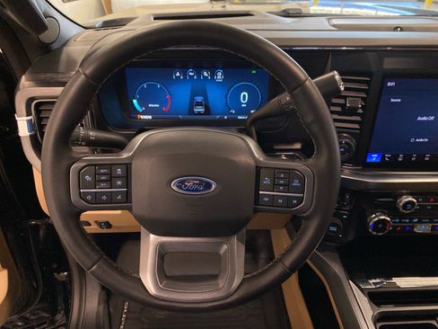 Certified 2025 Ford F350 Lariat w/ Lariat Ultimate Package image 19