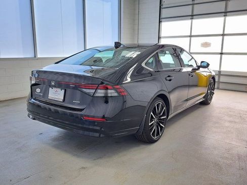 Used 2024 Honda Accord Touring image 6