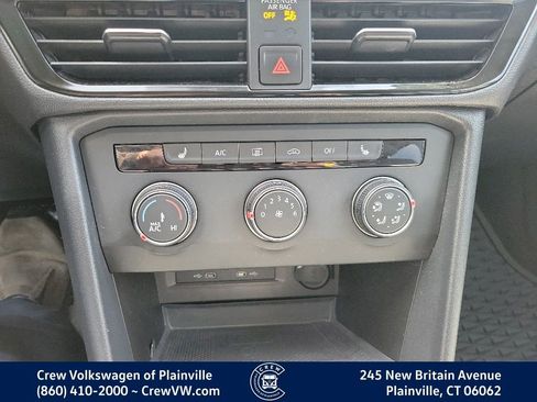 Certified 2022 Volkswagen Taos SE FWD image 8