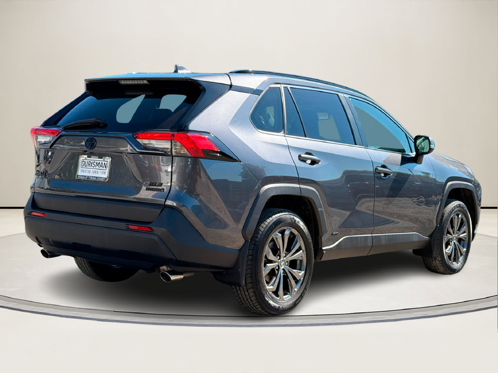 Used 2023 Toyota RAV4 XLE Premium AWD/4WD image 4
