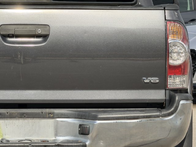 Used 2012 Toyota Tacoma 4x4 Double Cab w/ TRD Off-Road Pkg image 8