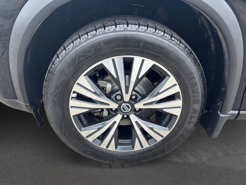 Used 2021 Nissan Rogue SV w/ Premium Package image 12