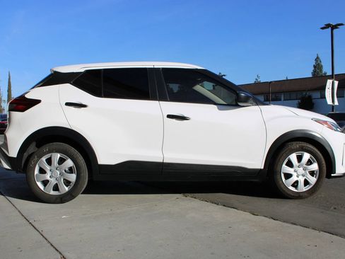 Used 2023 Nissan Kicks S FWD image 29