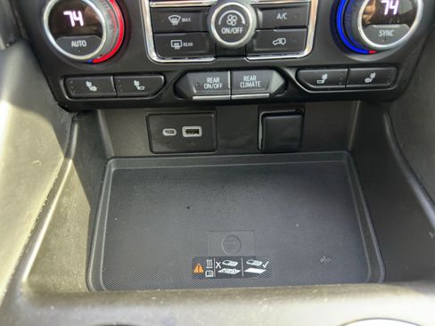 Used 2022 Chevrolet Tahoe Z71 w/ Luxury Package image 15