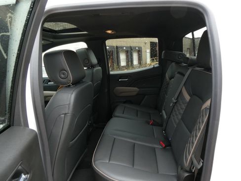 New 2026 GMC Canyon Denali AWD/4WD image 14