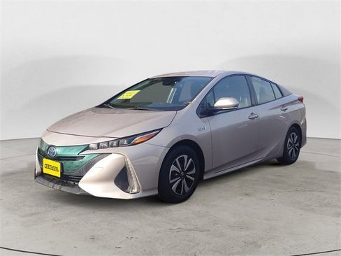 Used 2017 Toyota Prius Prime image 1