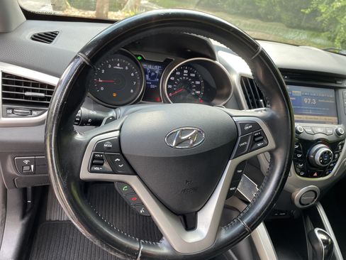 Used 2014 Hyundai Veloster RE:FLEX Edition FWD image 16