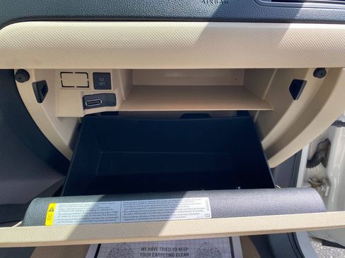 Used 2012 Volkswagen Jetta SE FWD image 32