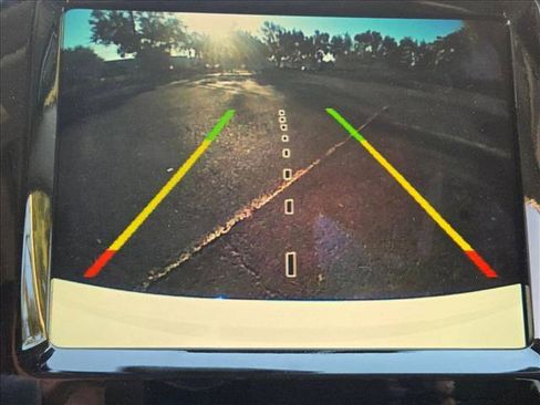 Used 2019 Jeep Cherokee Overland w/ Technology Group image 14