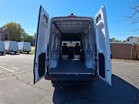 Used 2025 Mercedes-Benz Sprinter 2500 image 26