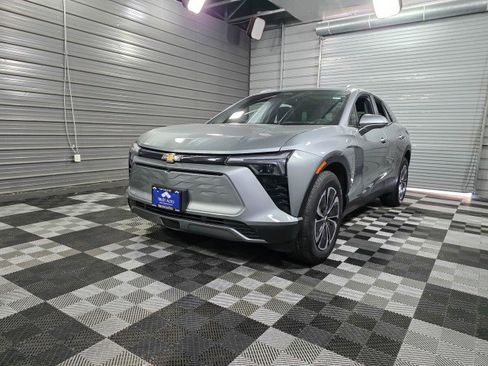 Used 2024 Chevrolet Blazer EV LT AWD/4WD image 44