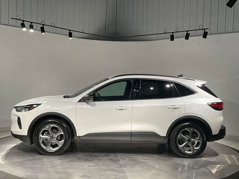 Used 2025 Ford Escape ST-Line w/ Tech Pack #1 AWD/4WD image 16