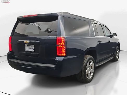 Used 2017 Chevrolet Suburban LT image 10