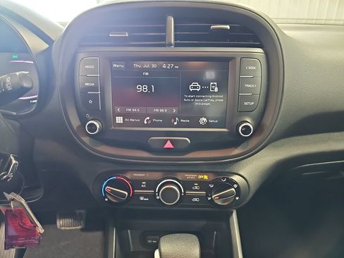 Certified 2025 Kia Soul LX w/ LX Technology Package FWD image 19