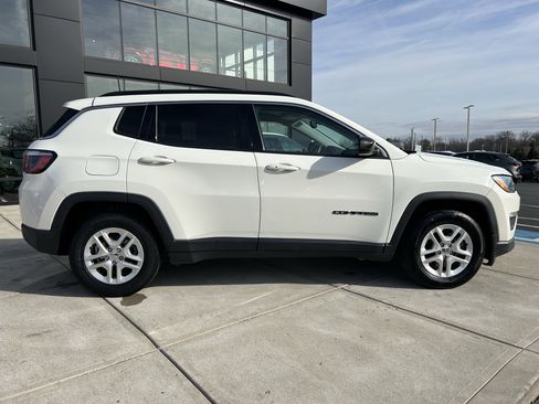 Used 2019 Jeep Compass Sport w/ Tech Group image 8