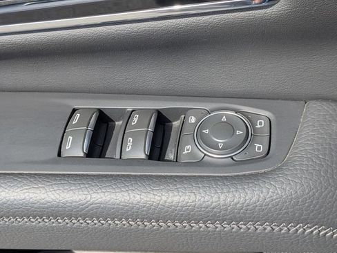 Used 2025 GMC Yukon Denali AWD/4WD image 15