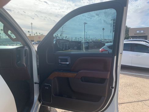 Used 2015 Chevrolet Silverado 1500 High Country w/ High Country Premium Package image 30