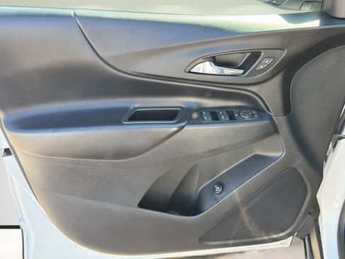 Used 2022 Chevrolet Equinox LT image 22