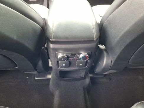 Used 2020 Ford Explorer XLT w/ Equipment Group 202A AWD/4WD image 16