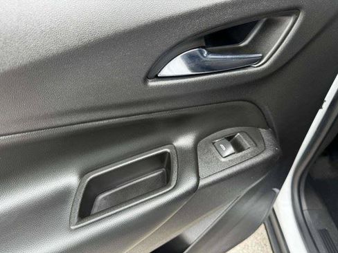 Used 2022 Chevrolet Equinox LT FWD image 40