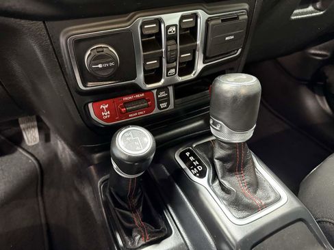 Used 2021 Jeep Wrangler Unlimited Rubicon w/ Xtreme Recon 35" Tire Package image 12