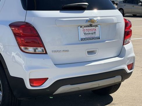 Used 2022 Chevrolet Trax LT w/ LT Convenience Package image 6