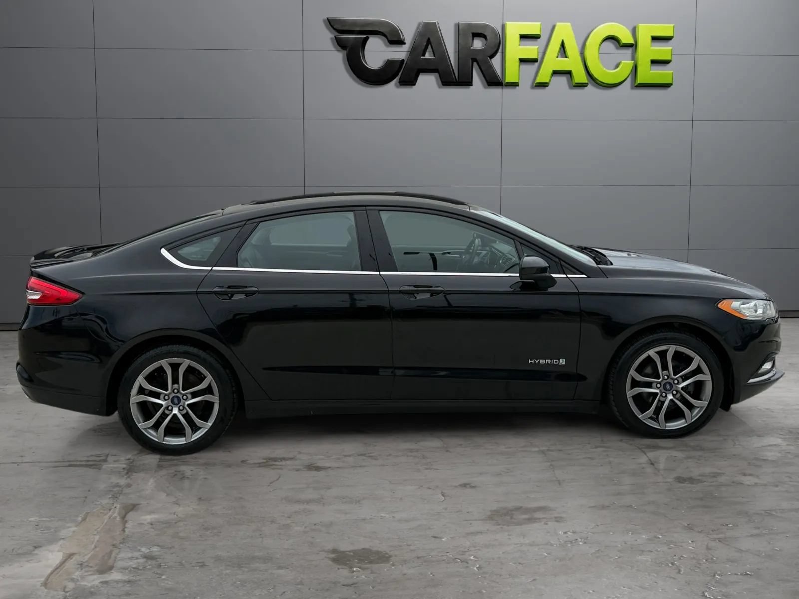 Used 2017 Ford Fusion SE w/ Equipment Group 601A FWD image 14