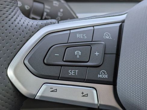 New 2026 Volkswagen Tiguan SE R-Line image 28