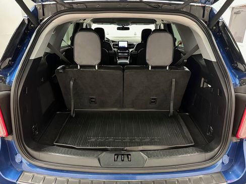Used 2023 Ford Explorer Limited AWD/4WD image 37