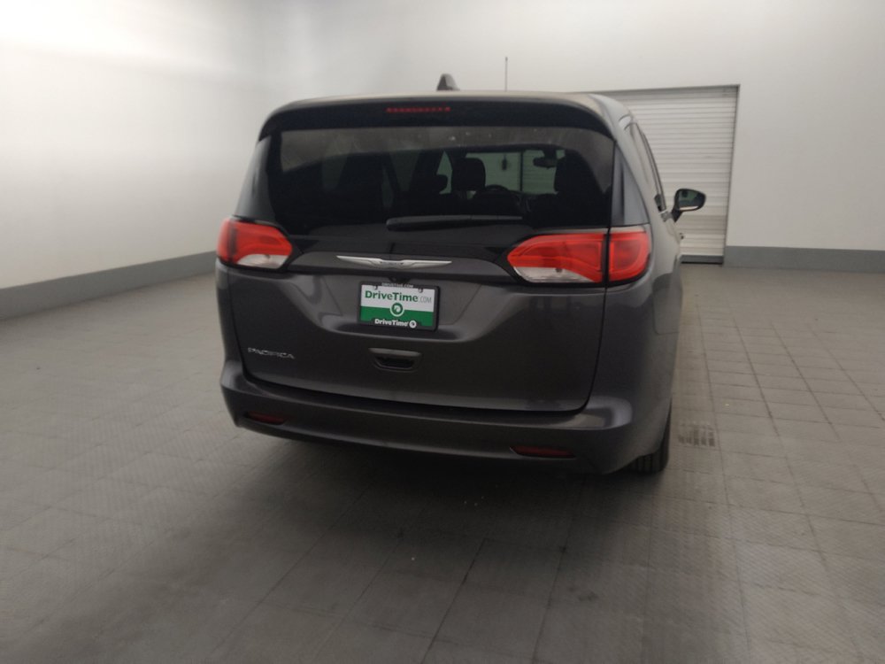 Used 2017 Chrysler Pacifica Touring FWD image 7