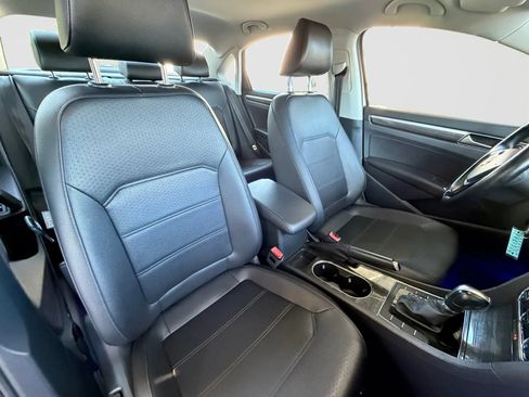 Used 2016 Volkswagen Passat 1.8T SE FWD image 21