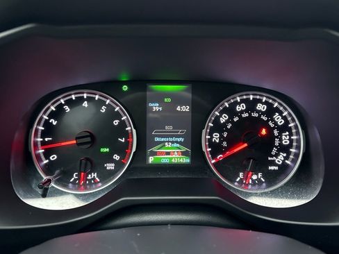 Used 2021 Toyota RAV4 XLE Premium image 19