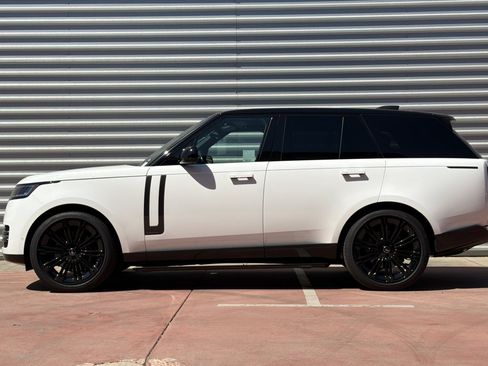 Certified 2025 Land Rover Range Rover Autobiography AWD/4WD image 2