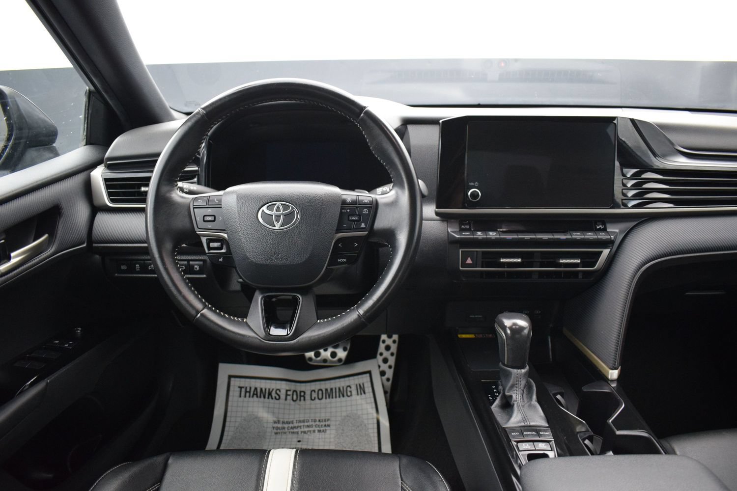 Used 2025 Toyota Camry SE FWD image 14