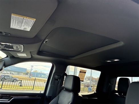 Used 2025 GMC Sierra 1500 Elevation w/ Elevation Premium Package image 19