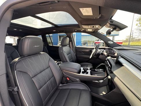 Certified 2025 Buick Enclave Avenir w/ Super Cruise Package image 61