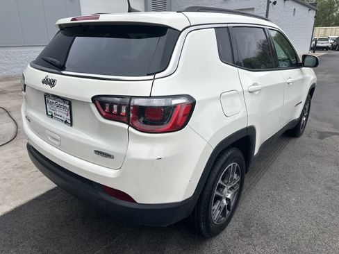 Used 2019 Jeep Compass Latitude w/ Popular Equipment Group AWD/4WD image 4