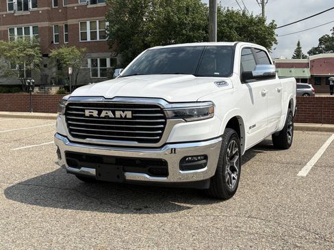 Used 2026 RAM 1500 Laramie AWD/4WD image 4