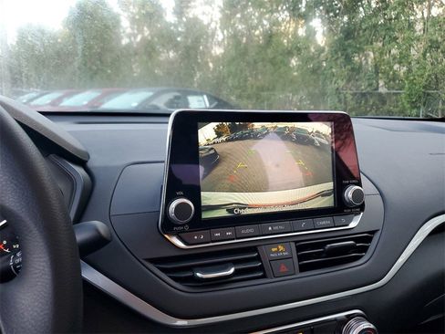 New 2025 Nissan Altima 2.5 S image 10