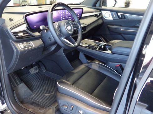Used 2025 Buick Enclave Avenir w/ Super Cruise Package AWD/4WD image 11