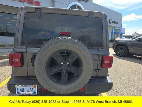Used 2021 Jeep Wrangler Unlimited Sahara AWD/4WD image 7