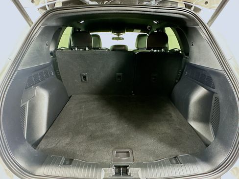 Used 2025 Ford Escape ST-Line w/ Tech Pack #1 FWD image 29