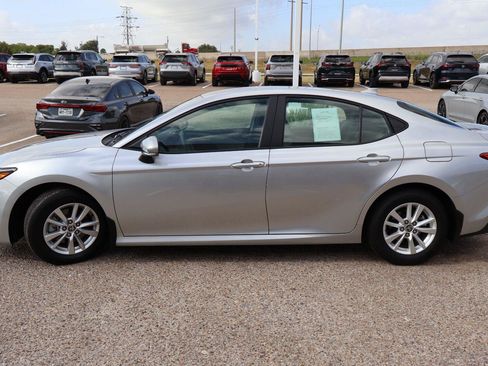 Used 2025 Toyota Camry LE w/ Convenience Package FWD image 6