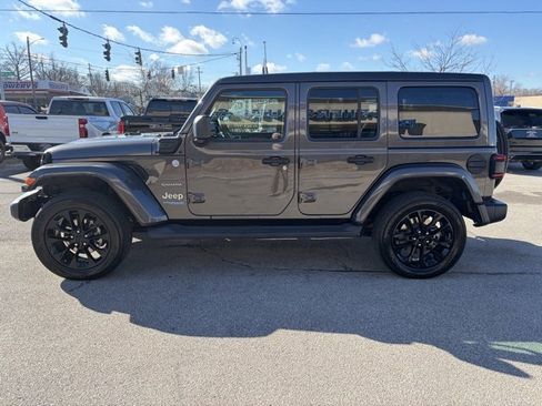 Used 2021 Jeep Wrangler Unlimited Sahara w/ Cold Weather Group image 3