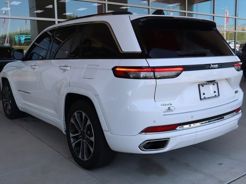 Used 2023 Jeep Grand Cherokee Overland AWD/4WD image 6
