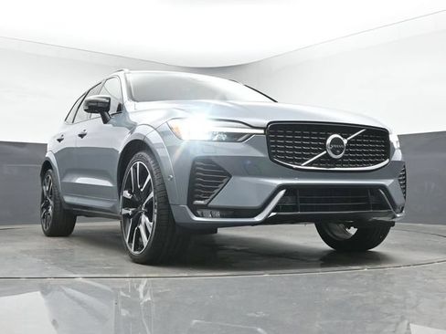 Used 2023 Volvo XC60 B5 Ultimate w/ Climate Package FWD image 38