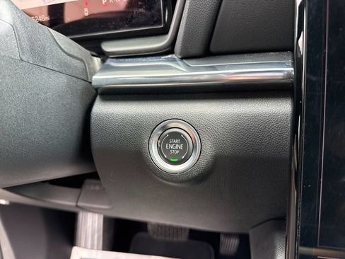 Used 2025 GMC Terrain Elevation AWD/4WD image 17